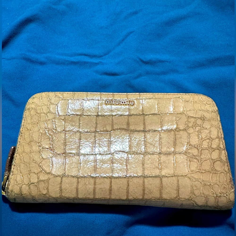 MIU MIU beige wallet